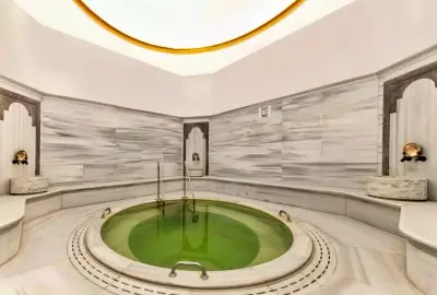 Çelik Palas Bursa Çekirge – termal havuz ve şehir manzaralı konaklama